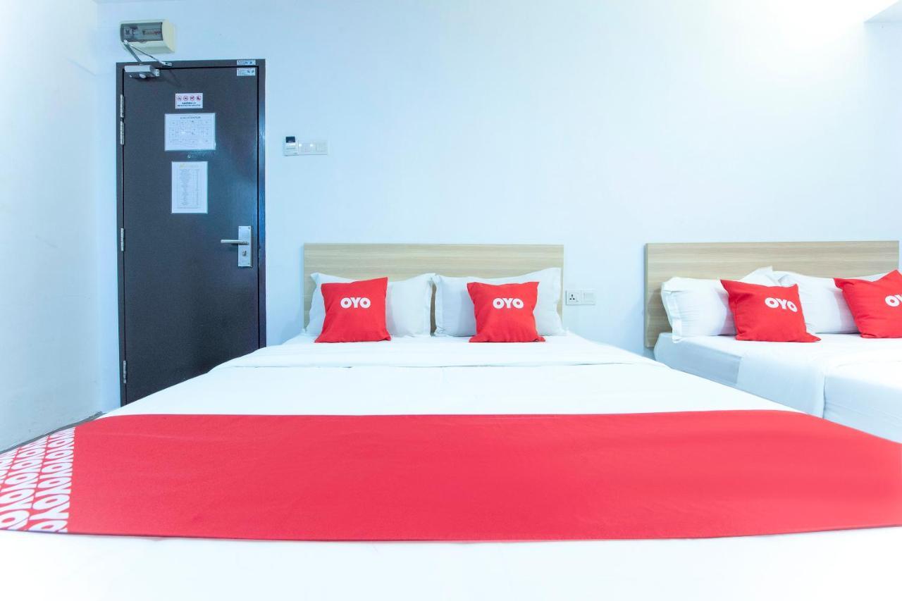 Oyo 90403 North City Hotel Джохор-Бару Экстерьер фото