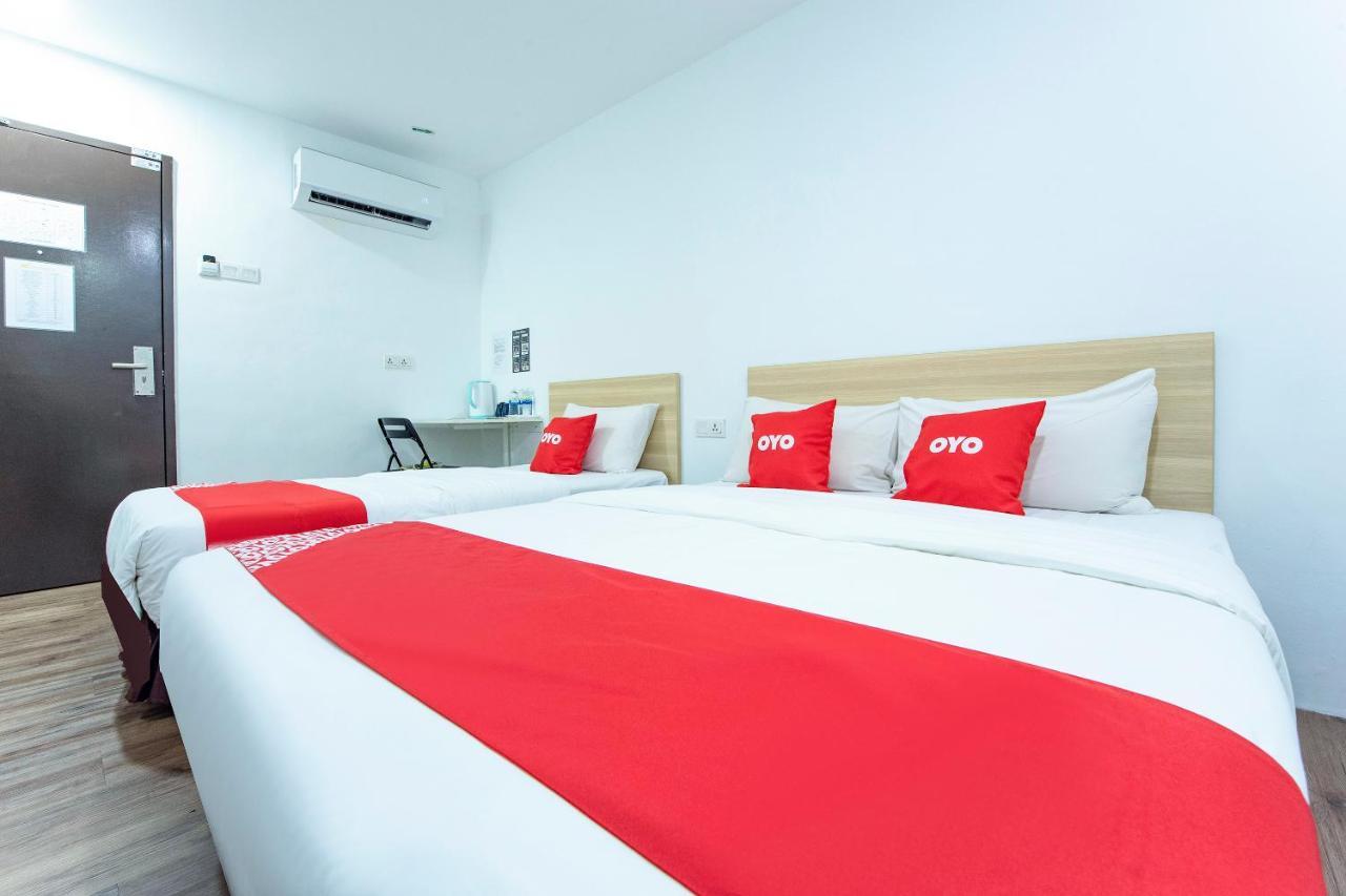 Oyo 90403 North City Hotel Джохор-Бару Экстерьер фото