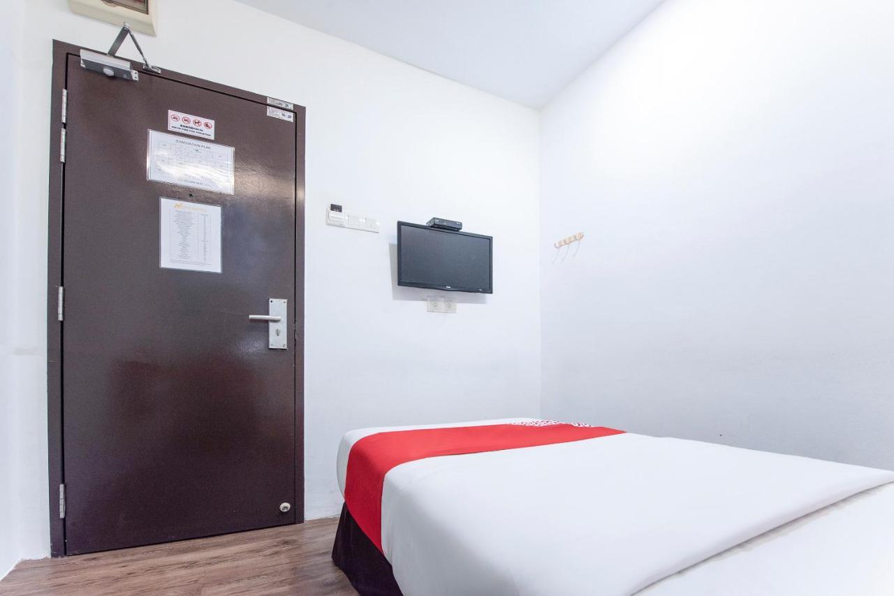 Oyo 90403 North City Hotel Джохор-Бару Экстерьер фото